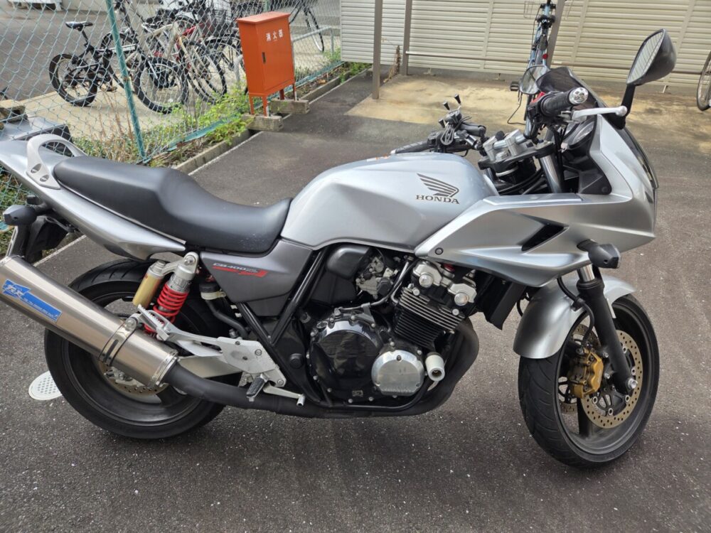 ＣＢ４００ボルドール